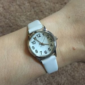 NEVER WORN White wrist watch